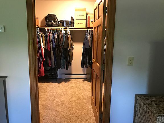 5th image of 12 Marshall Ct