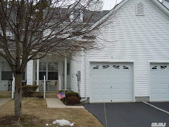 2nd image of 31 Brookville Way