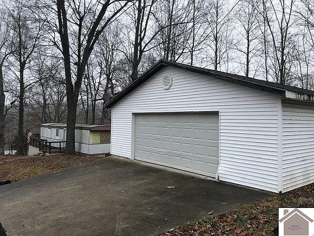 1st image of 76 Beechwood Dr