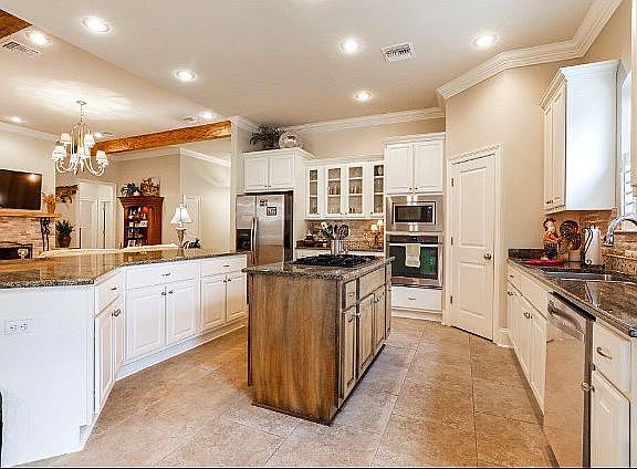 5th image of 1820 Old Mandeville Ln
