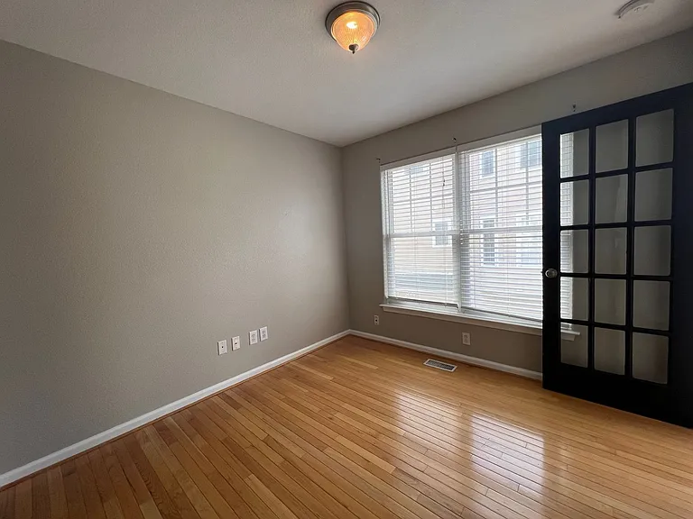 3705 Pendleton Ave — Photo 27