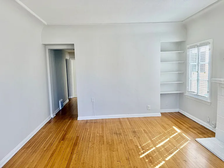 350 N Spaulding Ave — Photo 5
