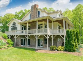 210 Clearview Dr, Waynesville, NC 28785