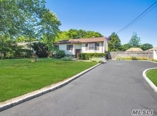 2712 Kane Ave, Medford, NY 11763