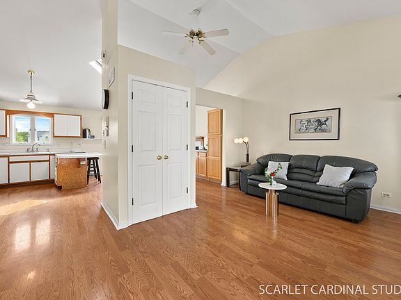 5th image of 1004 Prairie View Ct