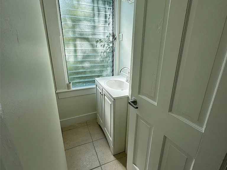 1120 Washington St #D — Photo 5