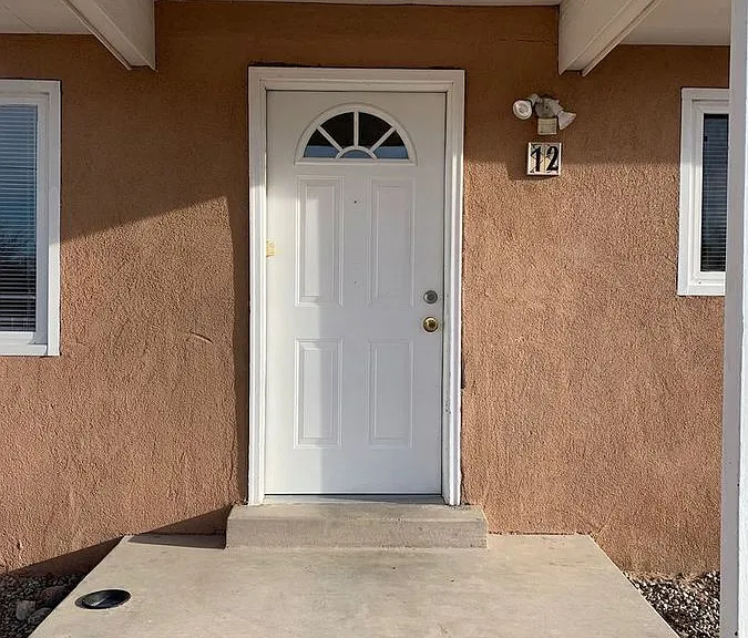 370 Atrisco Dr SW #12 — Photo 2