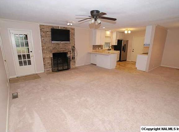 3rd image of 12113 Greenleaf Dr SE