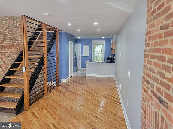 3rd image of 3421 Leverton Ave