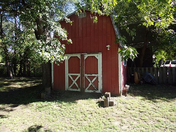 4th image of 2732 Avenue L