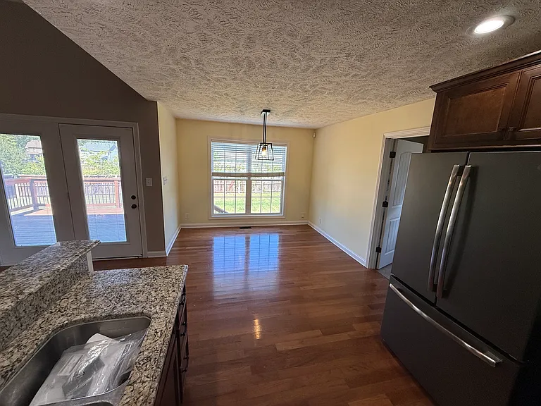 324 Abeline Dr — Photo 9