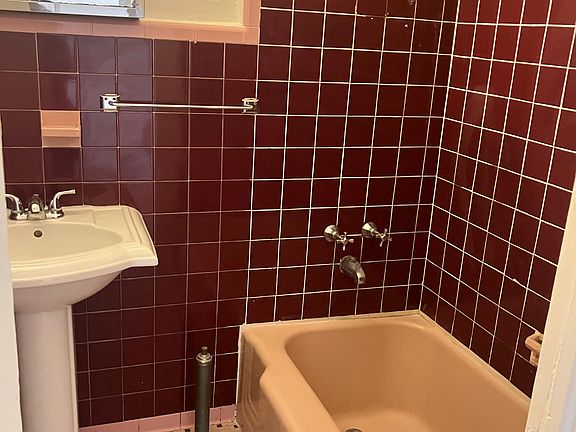 5th image of 98 Pierrepont St APT 11