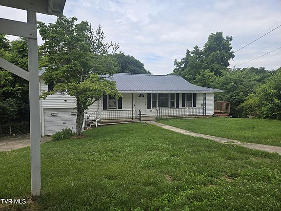 2nd image of 1570 Granby Rd