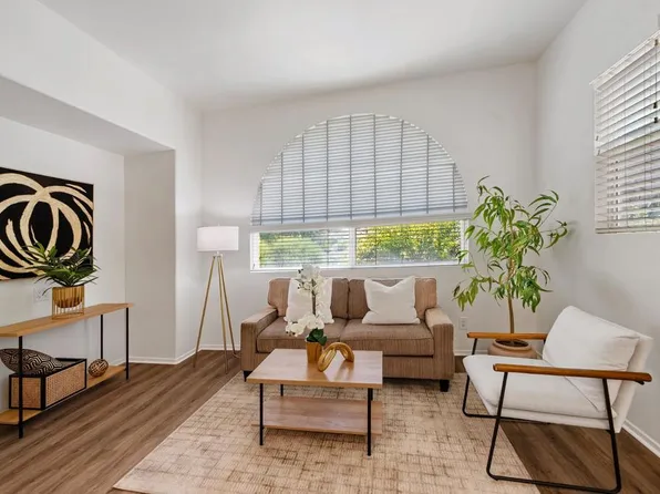 449 Almond Rd, San Marcos, CA 92078