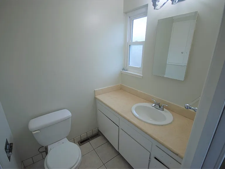 1017 to 1019 Annapolis Dr. — Photo 15