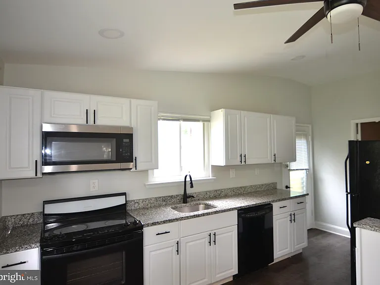 14011 Eagle Ct — Photo 12