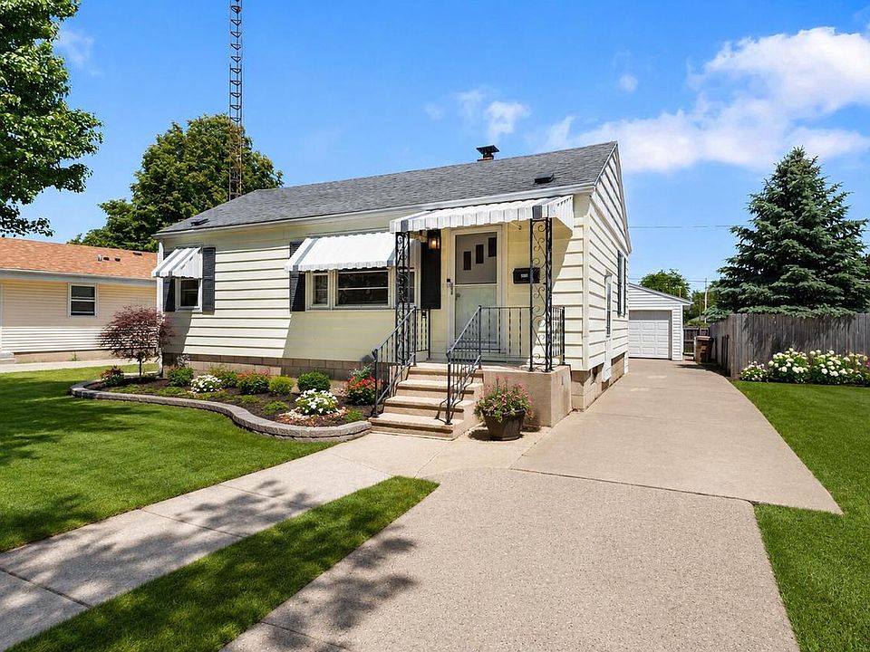 1st image of 7925 46th AVENUE