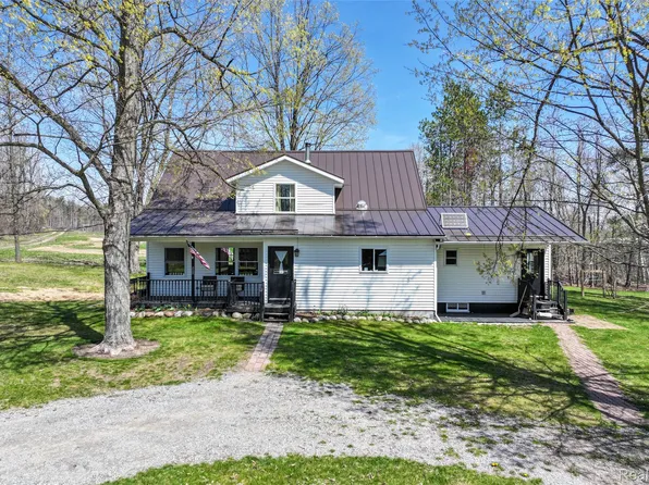 1064 W Helmer Lake Rd, Mio, MI 48647