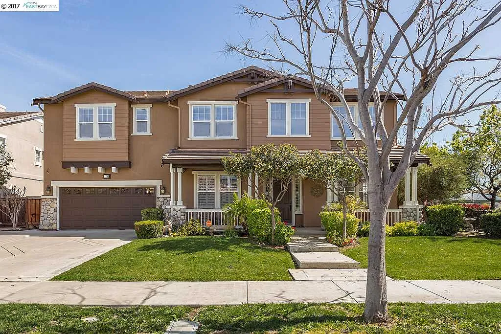 1732 Mediterraneo Pl photo 1