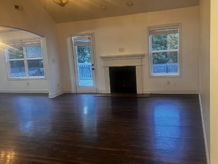 829 Shelton Cir — Photo 3