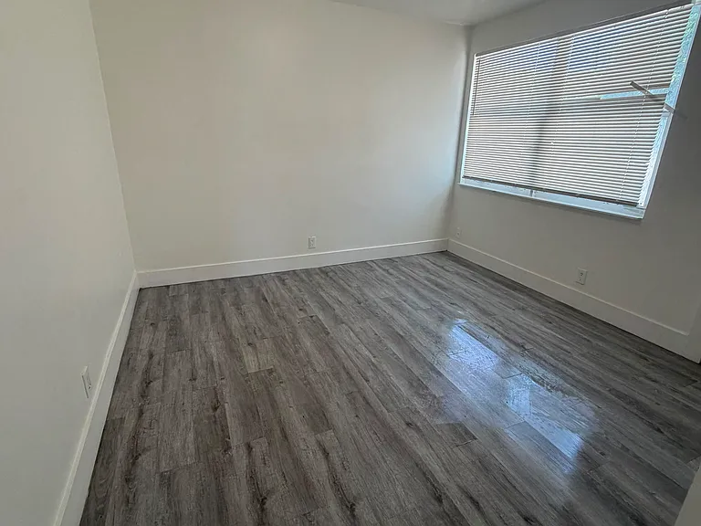 1033 NW 3rd Ave #1 — Photo 13