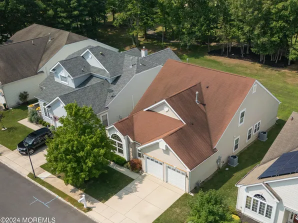 38 Medinah Court, Jackson, NJ 08527