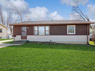 1065 Alpine Rd, Marion, IA 52302