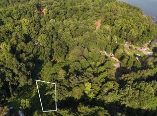 219 Shorewood Cir, Toccoa, GA 30577