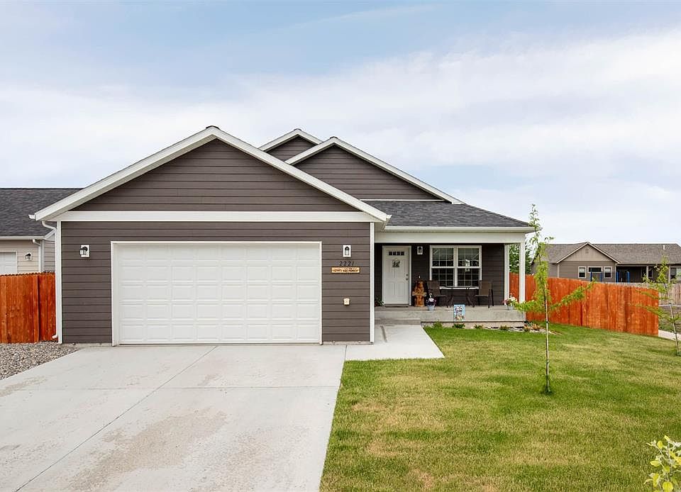 1st image of 2221 Sturnella Ln