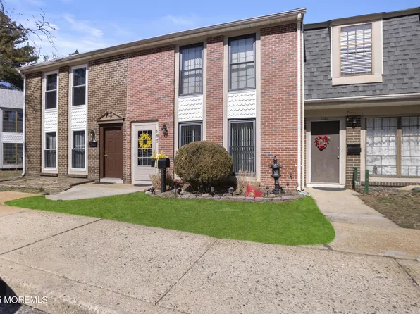 192 Coventry Drive, Lakewood, NJ 08701