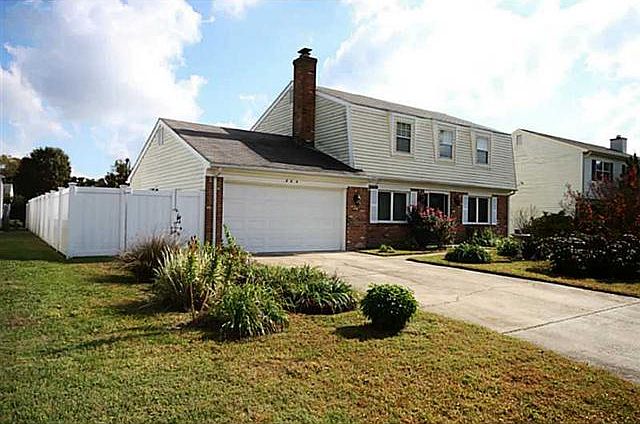 1st image of 864 Stacey Pl