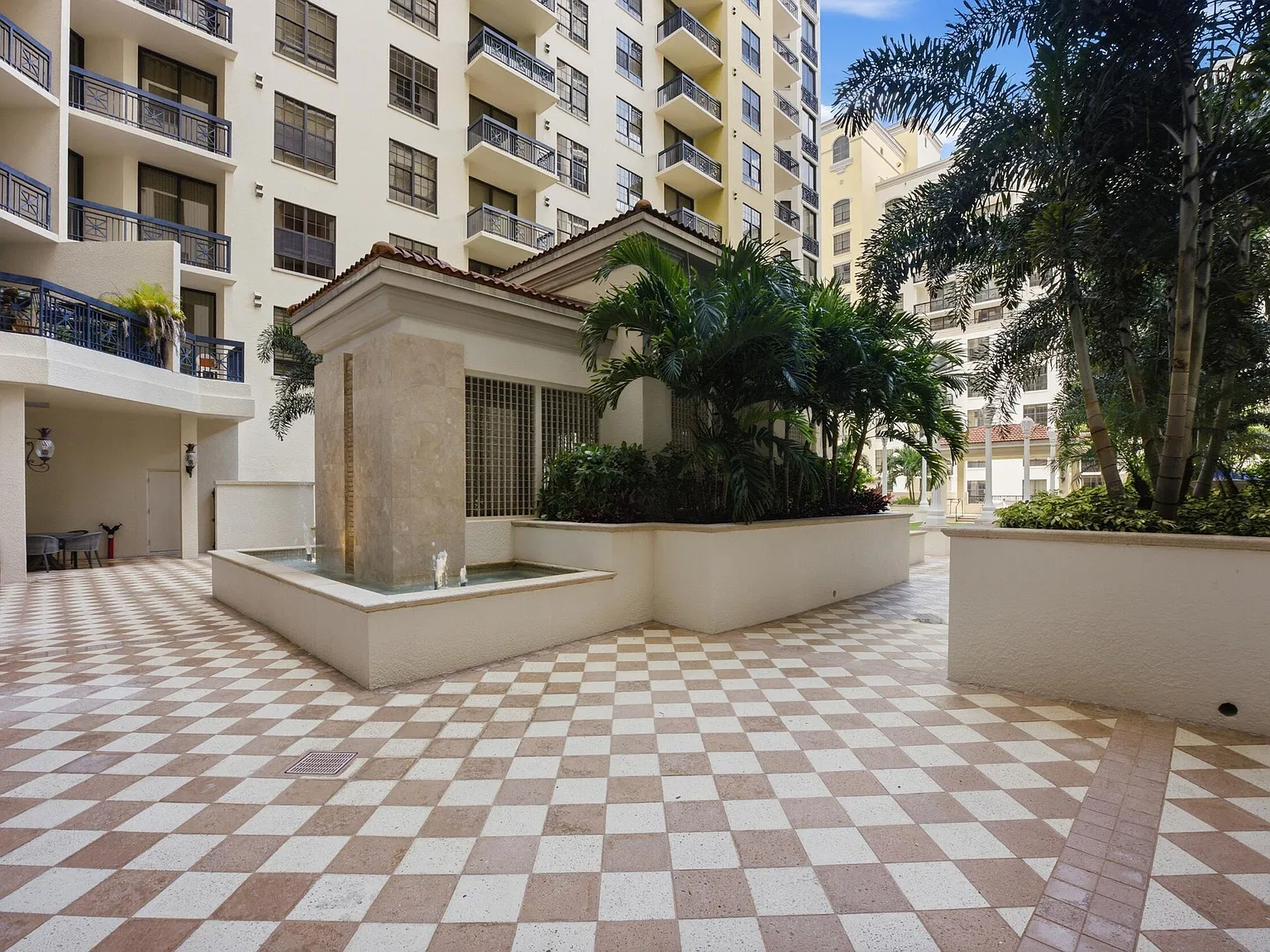 1 bed, 1.5 bath, 959 sqft, $6,000 — Photo 4