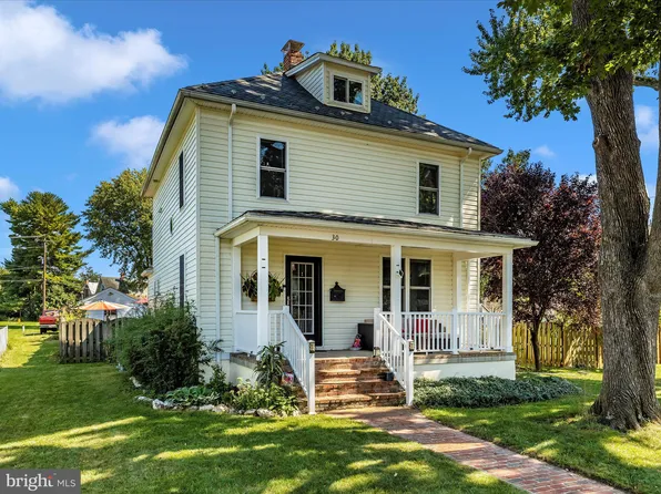 30 Lombard St, Thurmont, MD 21788