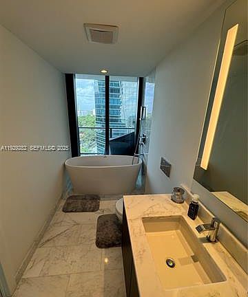 4th image of 1451 Brickell Ave Unit 1105