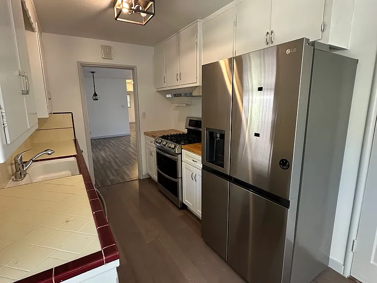 938 Vervais Ave — Photo 14
