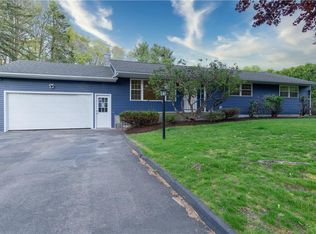 5 Glenwood Dr, Coventry, RI 02816
