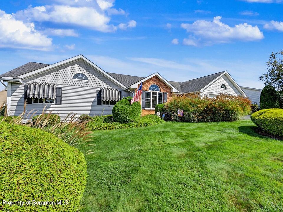 1st image of 425 Thomas Dr