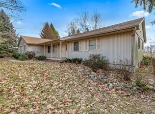 10835 Hoxie Rd, North Adams, MI 49262