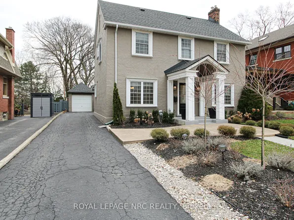 15 South Dr, Saint Catharines, ON L2R 4T9