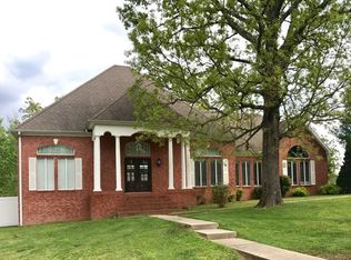 6110 Greenbriar Dr, Poplar Bluff, MO 63901