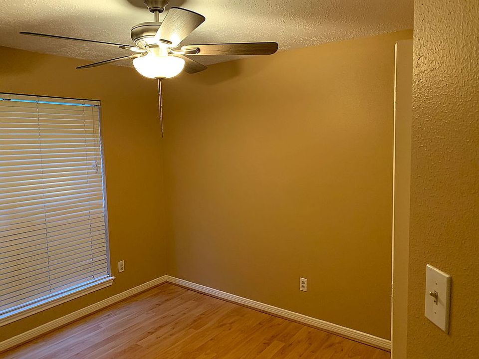 1st image of 5418 Glade Estates Dr