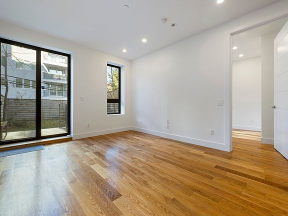 3rd image of 79 Clay St #1R
