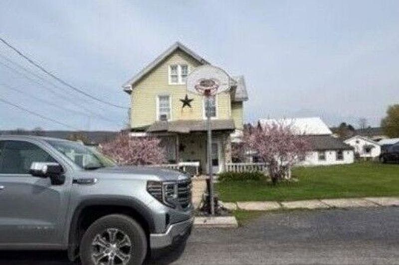 1st image of 75 Trella St
