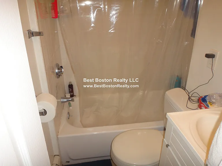 120 Charles St #1 — Photo 3