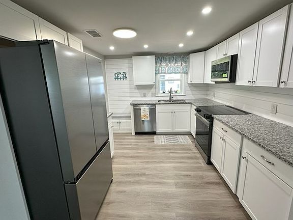 2nd image of 29200 Jones Loop Rd #151