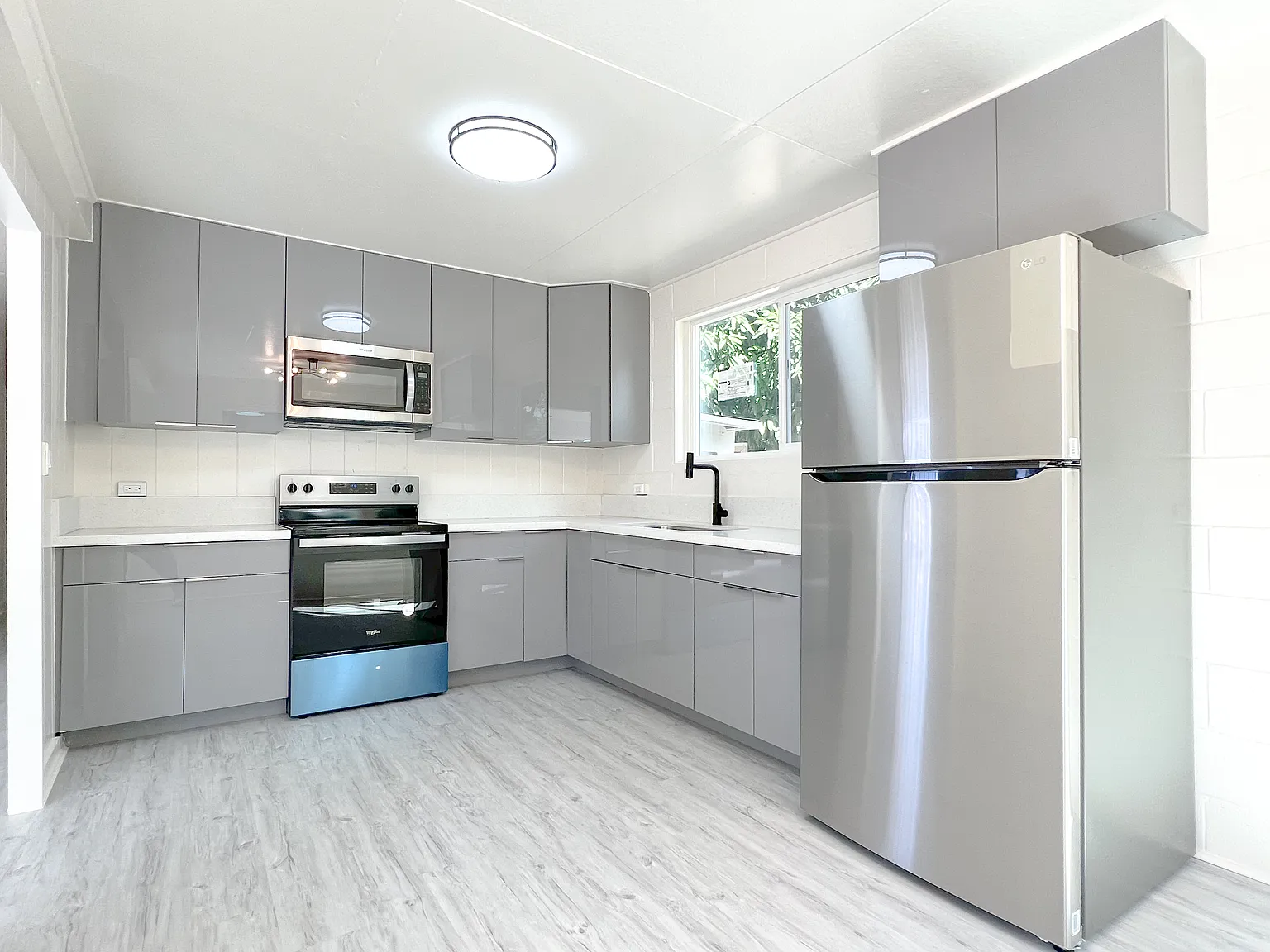 5 bed, 1400 sqft, $3,600 — Photo 3
