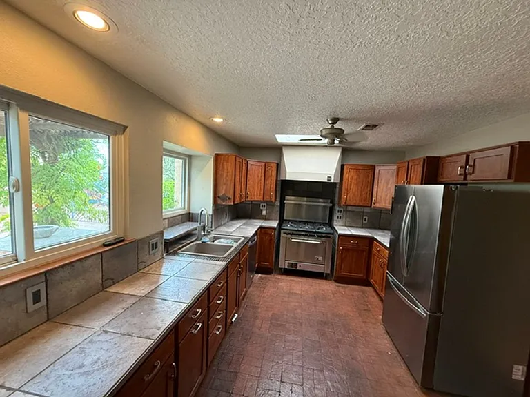 6105 Carousal Ave NW — Photo 15