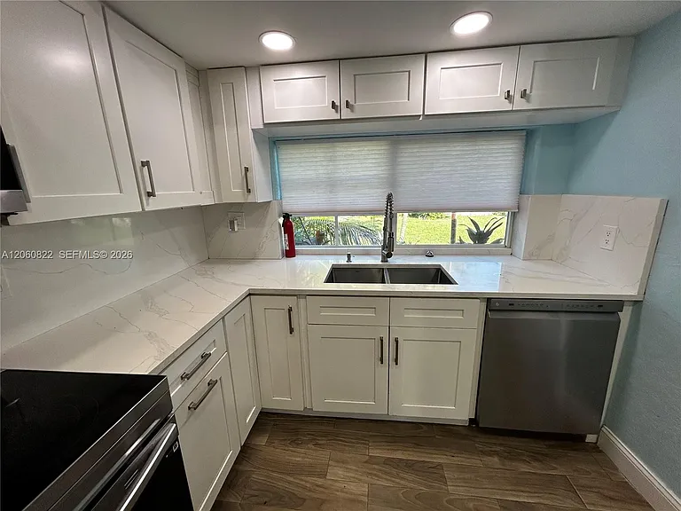 2403 NW 108th Ter — Photo 14