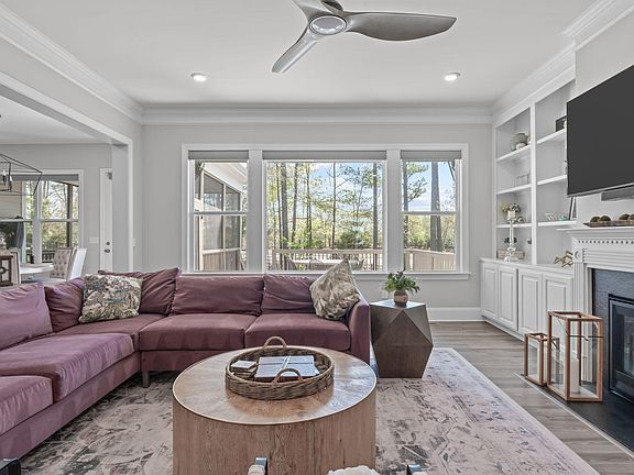 3rd image of 1208 Kings Canyon Ct