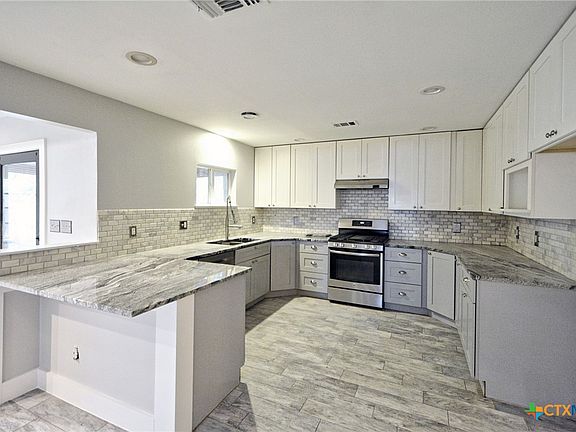 4th image of 622 Creek Dr